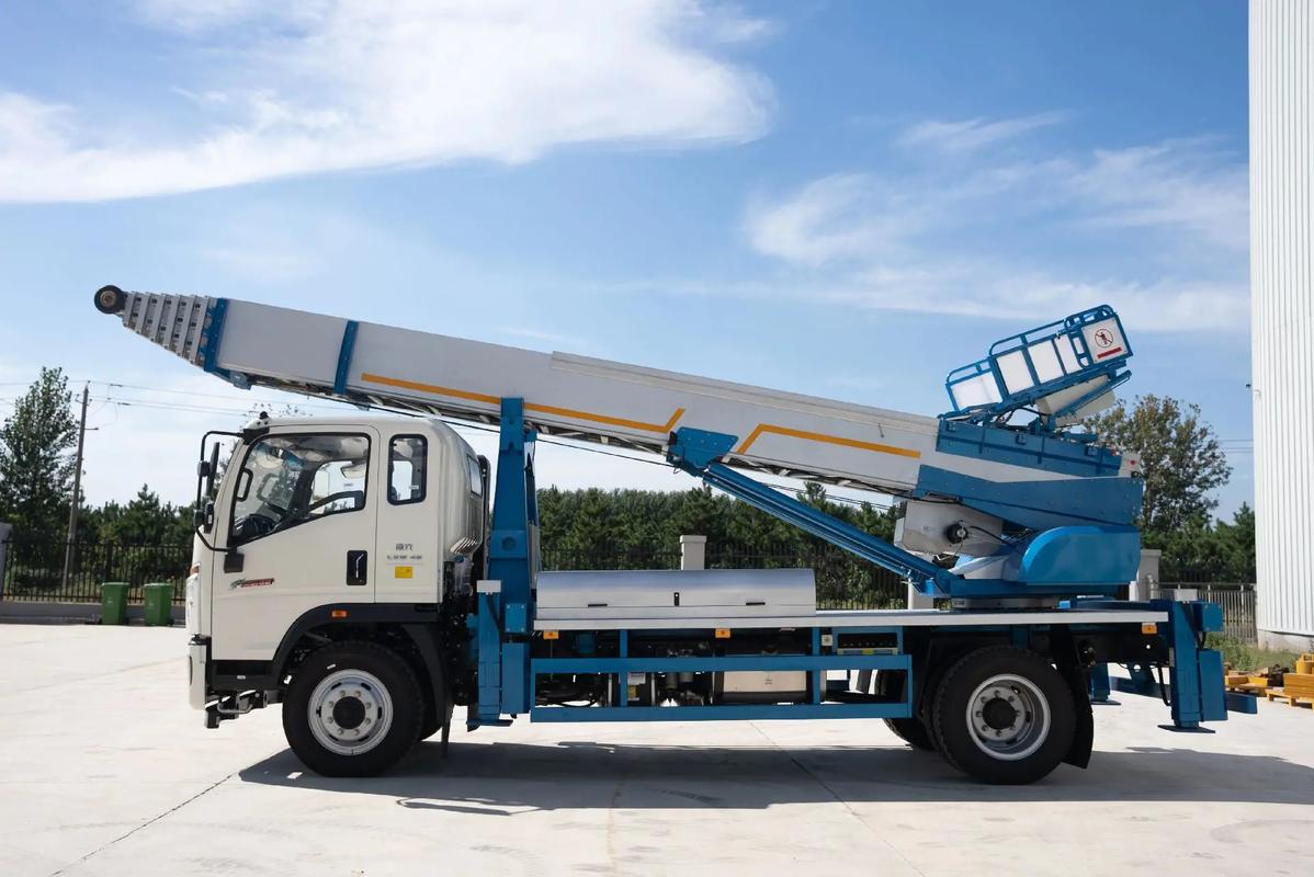 南京浦口云梯上料车租赁费用